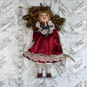 Soft‎ Expression Porcelain Doll